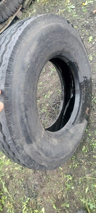 Opona 9.5R17.5 jak nowa