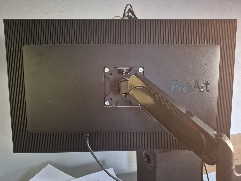 Monitor asus 32 cale