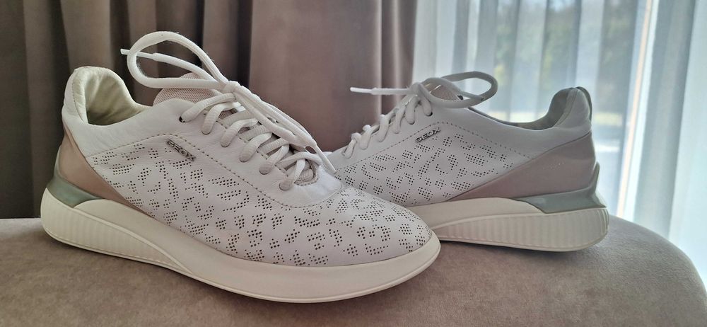 Sneakersy ażurowe oddychające Geox skóra naturalna