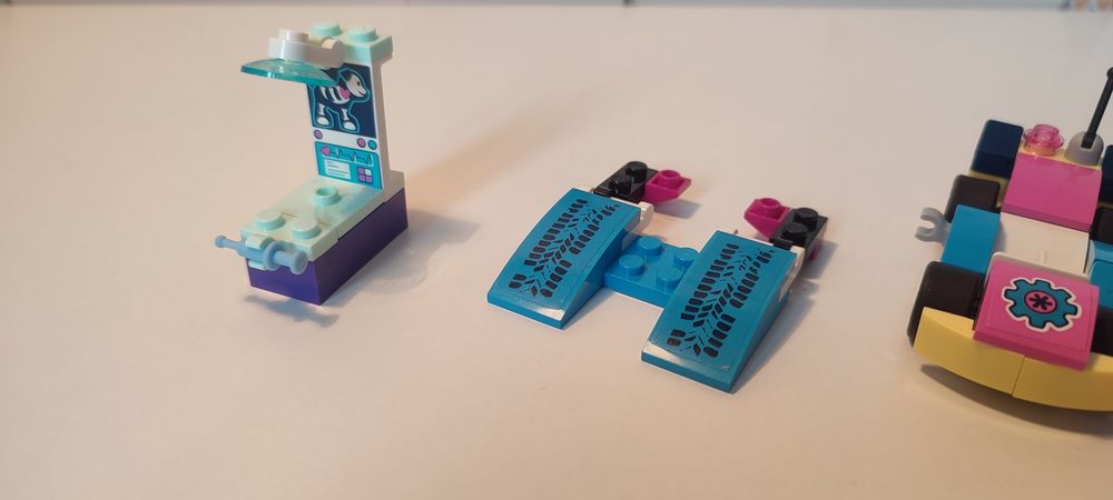 Klocki LEGO pozostałości