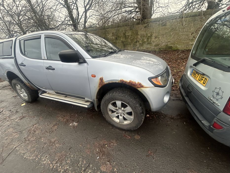 L 200 navara hilux ranger для зсу пікап