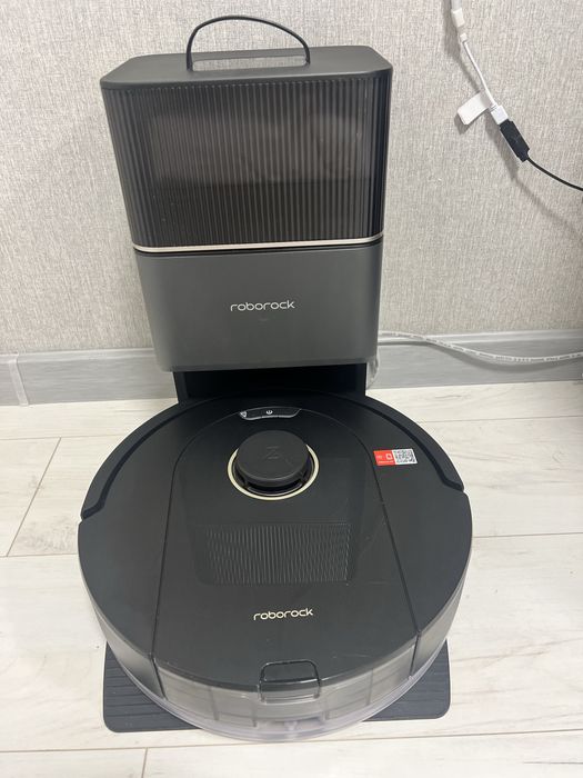 Миючий робот-пилесос roborock q5 pro + станція
