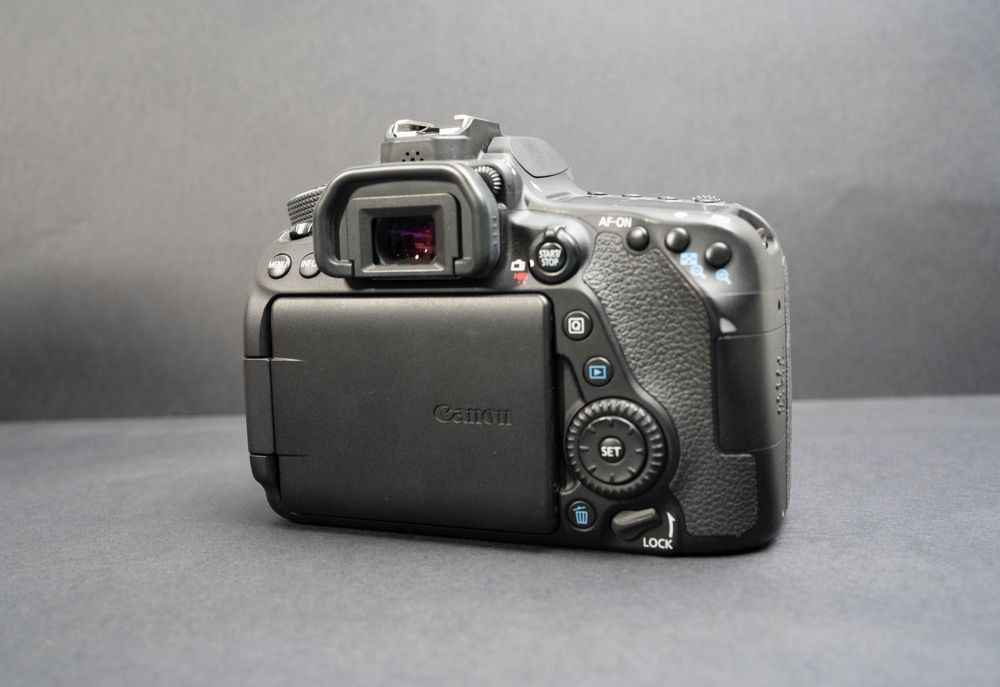 Canon 80d com 5 baterias - Potente e versátil