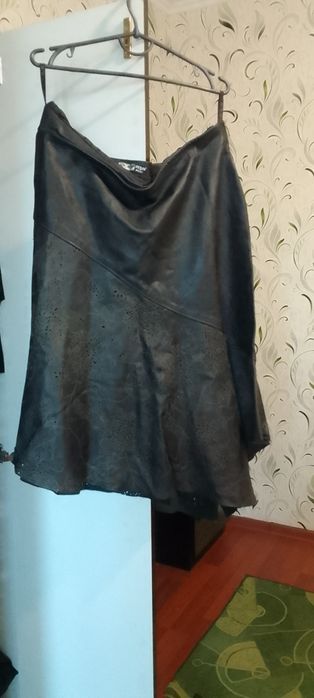 Юбка кожанная,без деффектов,очень шикарно смотрится