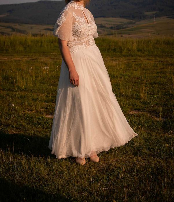 Suknia ślubna boho/rustykalna Ecru