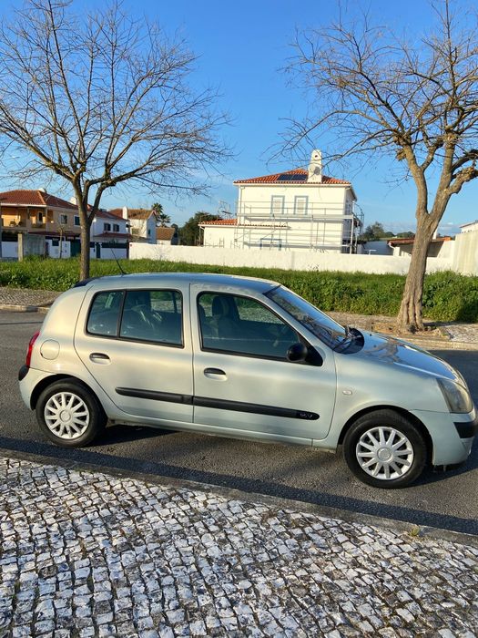Renault Clio — fotografia 4