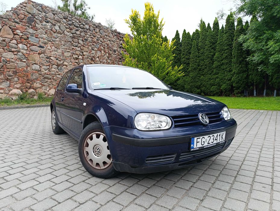 Volkswagen Golf IV 1.4 - klima i długie opłaty