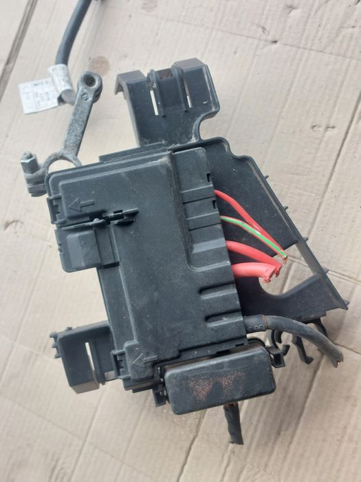 uchwyt skrzynki bezpieczników akumulatora skoda citigo vw up 1s0915345