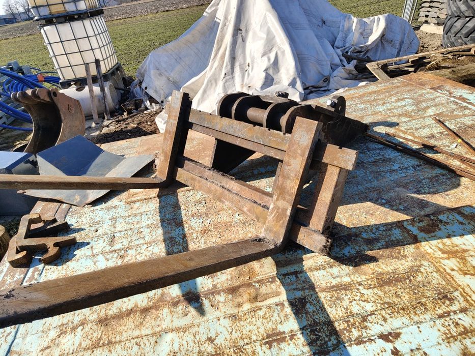 Widły do koparki b20 S1