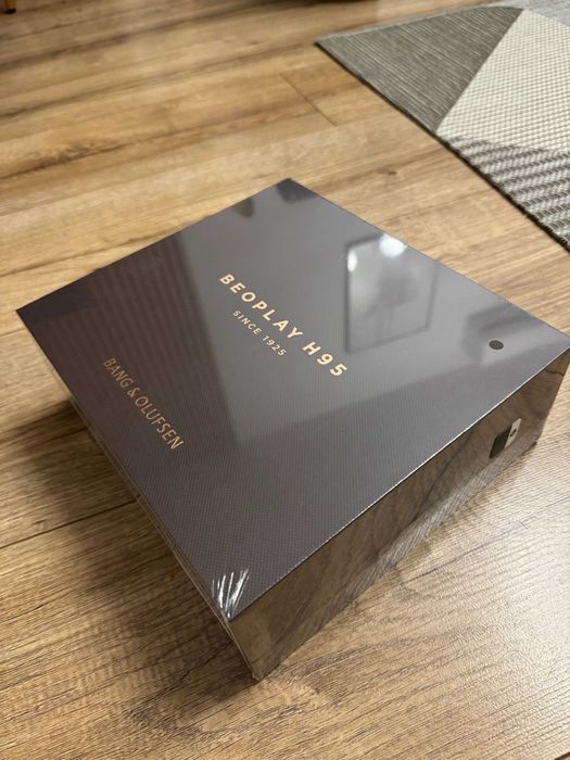 Bang & Olufsen H95 Chestnut