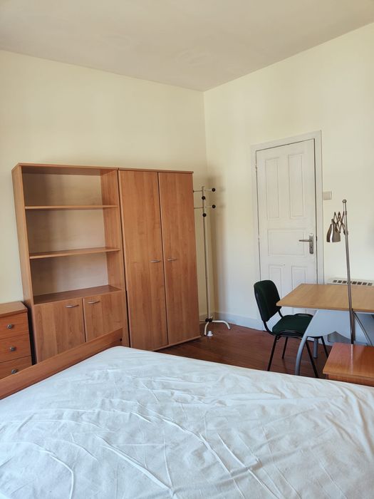 Alugo quarto a 10 min Casa da Musica