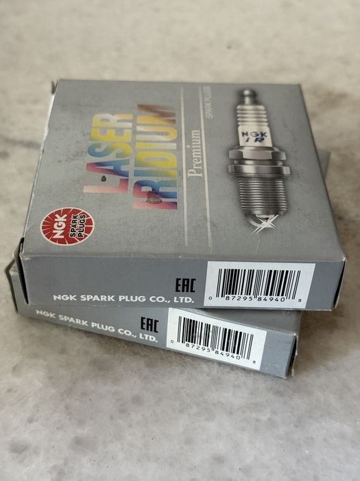 Свеча зажигания NGK Laser Iridium ILKAR7C10