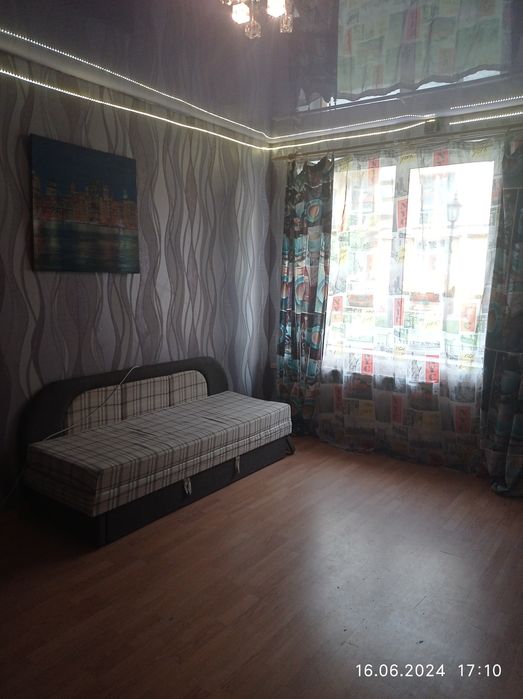 Подобово погодин помісячн 1кім квартира Джакузі вода є, перший поверх