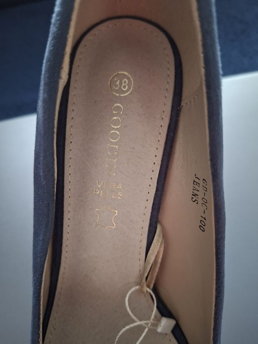Buty damskie na słupku