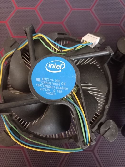 Кулер  Intel  110 грн.