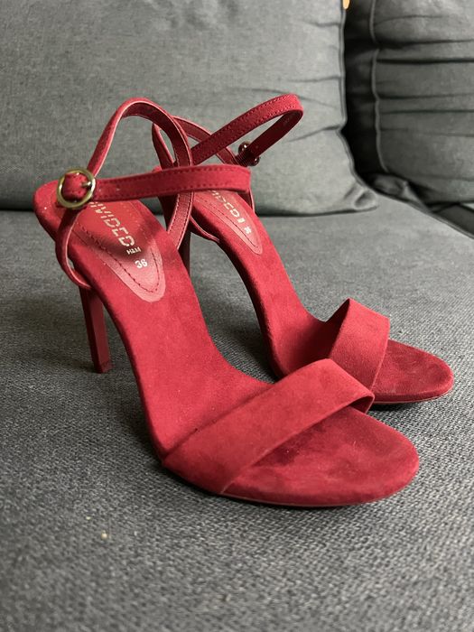 Szpilki sandałki czerwone zamszowe H&M 36