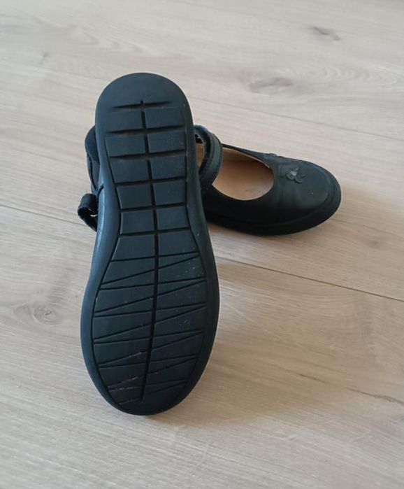 Шкіряні шкільні туфлі Mary Jane від Clarks.  32р, (19,5 см.)