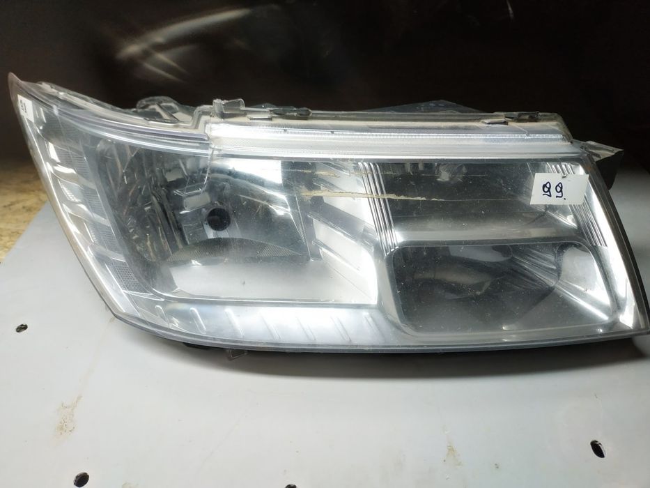 Chrysler Dodge Journey фара R