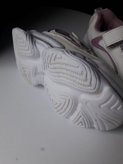 Детские кроссовки.