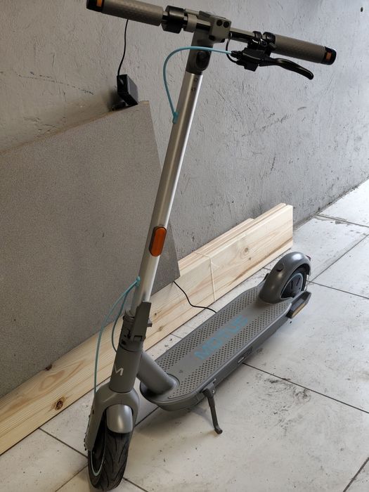 Hulajnoga elektryczna   Motus 10