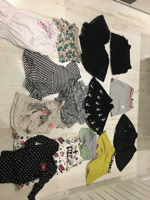 Zestaw ciuchów dla dziewczynki 106szt rozmiar 120 do 140 cm