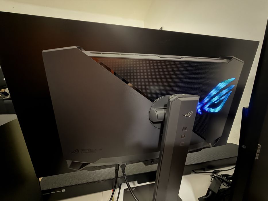 Monitor 32” 4K Oled Asus XG32UCWMG