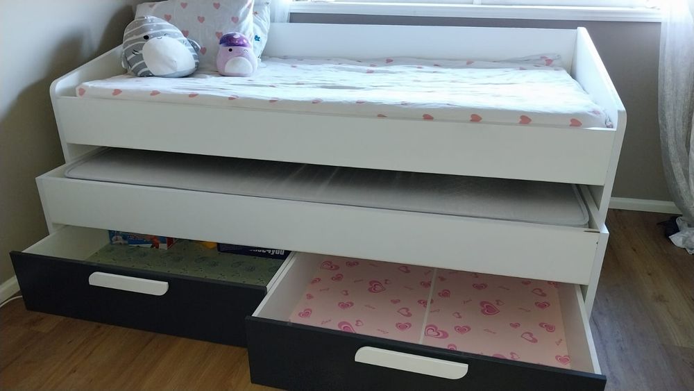 Cama IKEA usada com gavetão