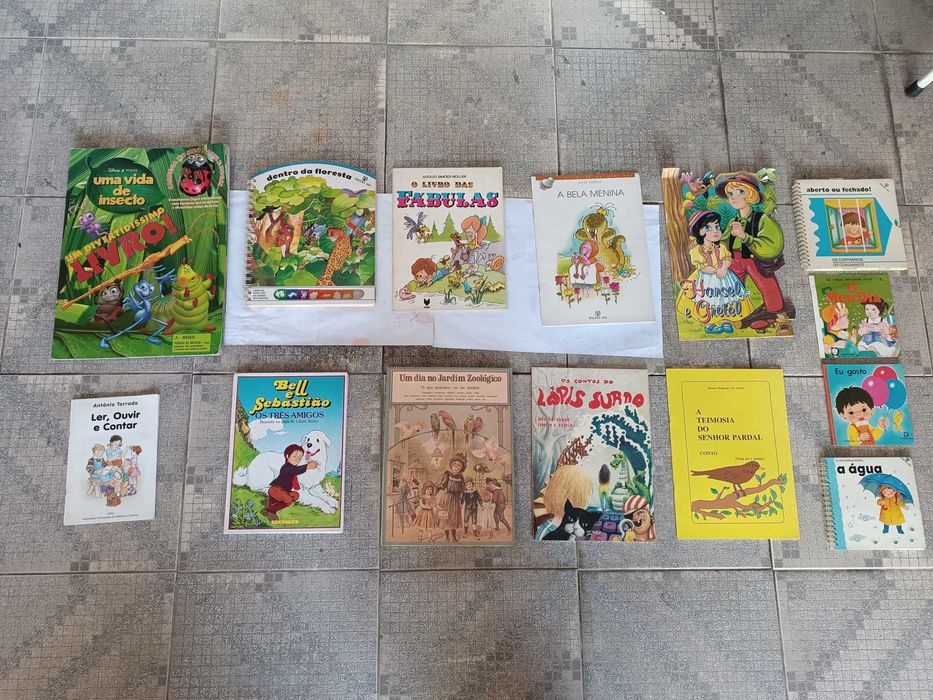 Vendo livros antigos infantis para amantes de colecionismo!