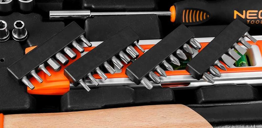 Zestaw Narzędzi Uniwersalny Klucze Nasadowe Bity Walizka (PROMOCJE)