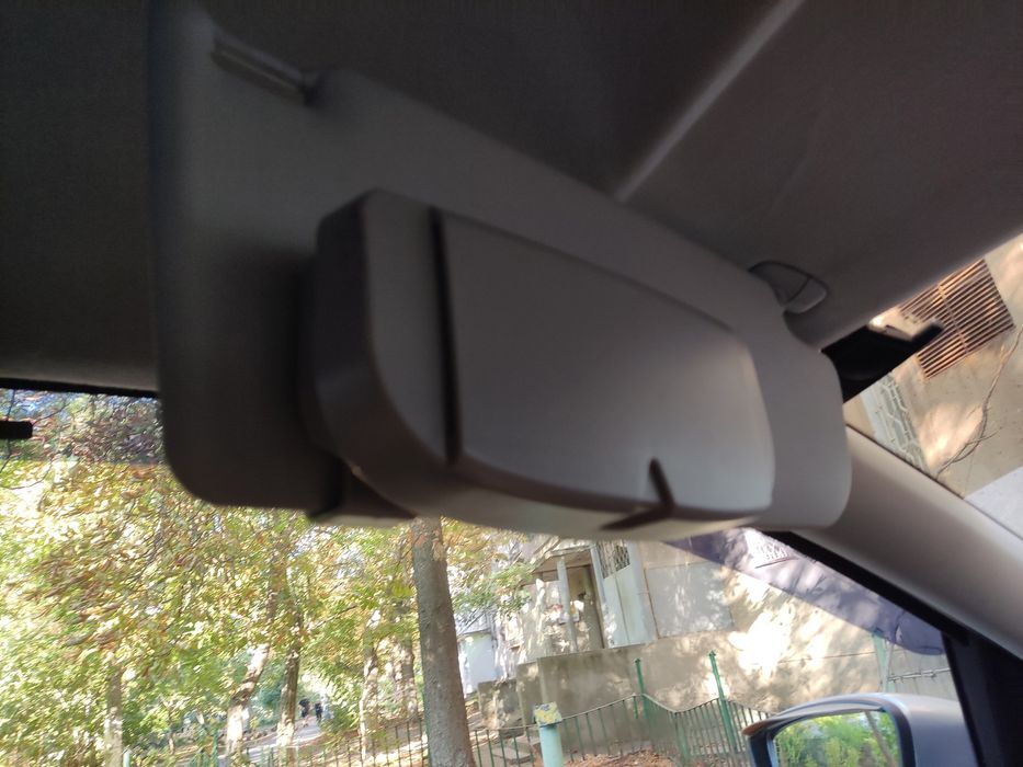 Органайзер для окулярів в авто