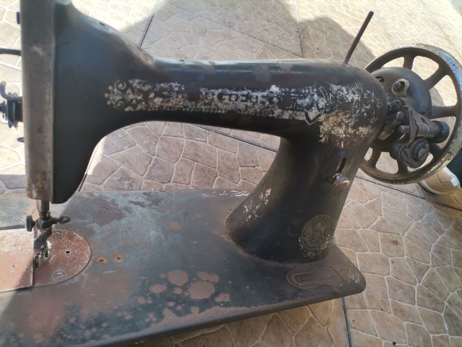 Vintage Singer Sewing Machine