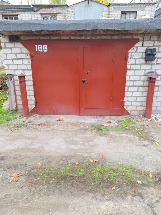 Продаю гараж з підвалом, кооператив, берег.