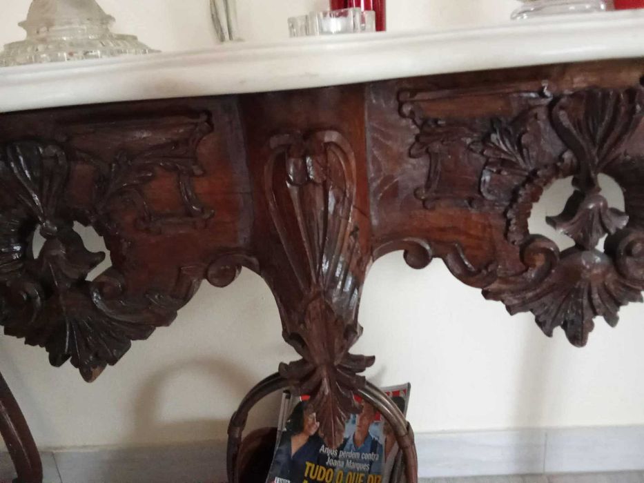 consola e espelho em madeira castanho