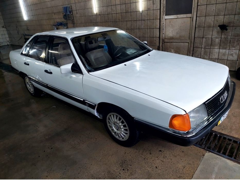 Audi 100 C3 (Сигара) 2.3 Газ/Бензин — Обслужена до дрібниць!