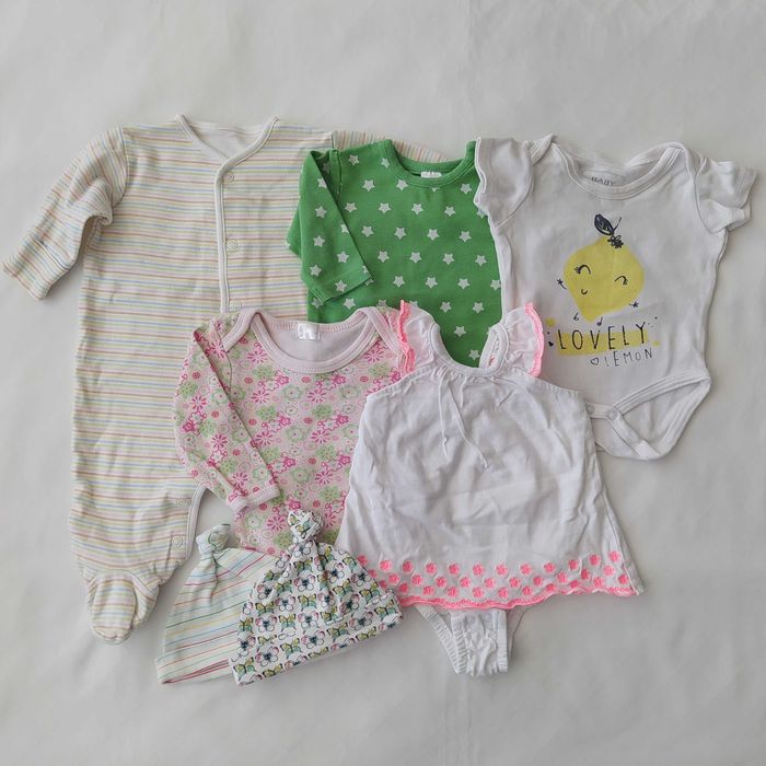 Zestaw Body x4 + Czapka czapeczka x2 + Pajac pajacyk 0-3 m-ce / 62 cm