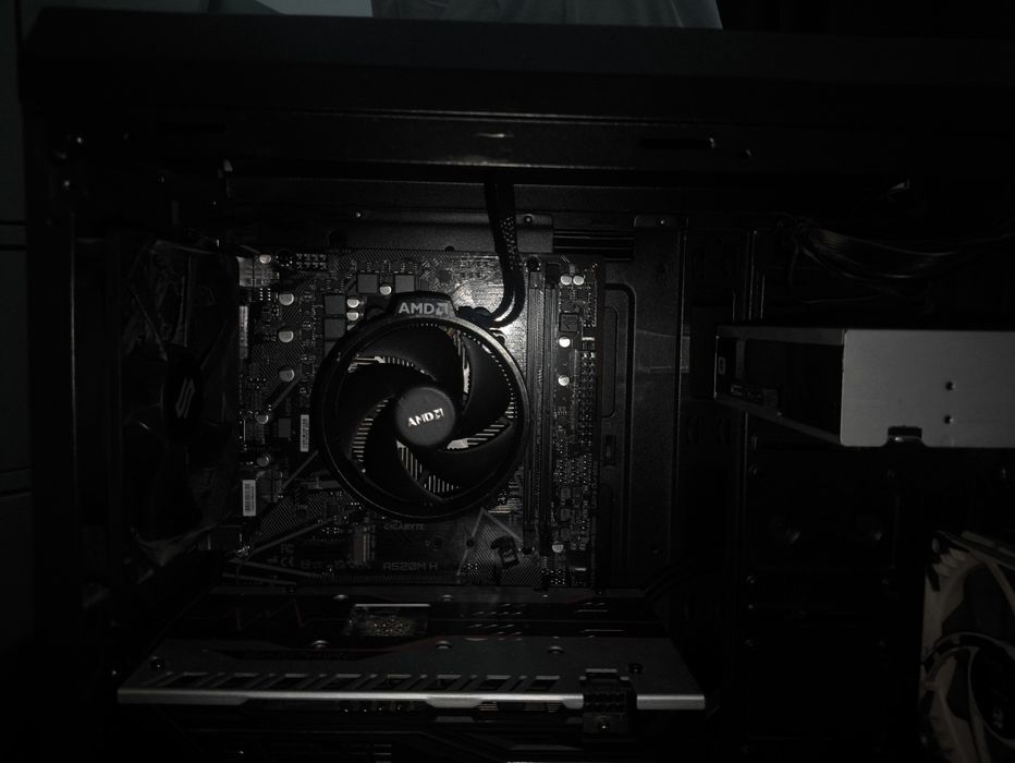 Ryzen 3100 rx 570 4gb b520 gigabyte silentiumpc regnum  rg4 pute blac