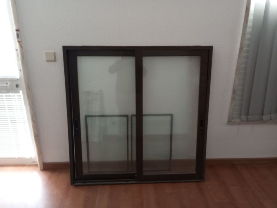 Janela alumínio de  correr vidro duplo 1,20*1,20,cm