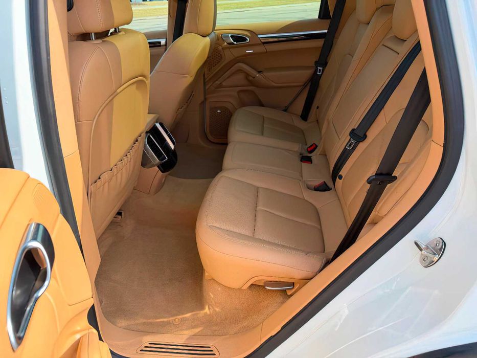 Porsche Cayenne      2014