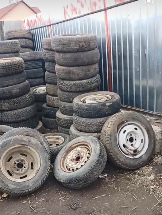 Продам колеса, жигуль , москвіч , волга . Також є ступіци до них .