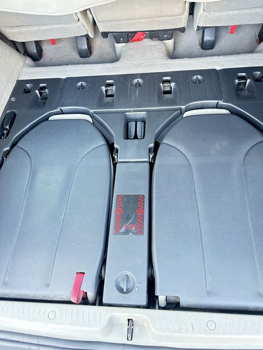 RENAULT  Grand Scenik2  2006 рік 7 місць.