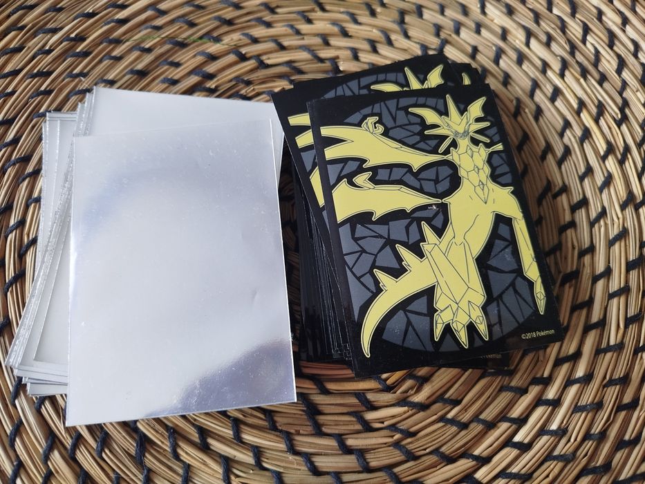 Zestaw Pokemon karty gadżety