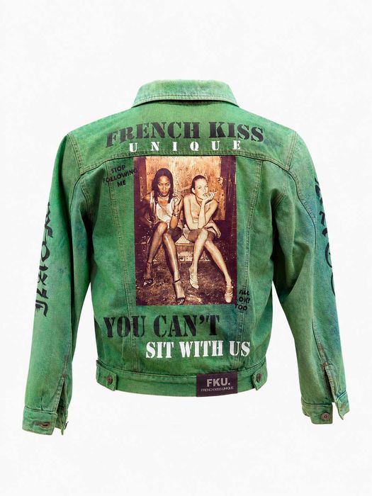 Casaco Exclusivo Upcycled – Peça Única (1 of 1) – Casaco Personalizado FKU “You Can´t Sit With Us”