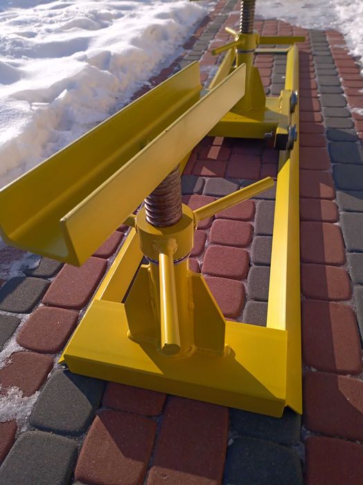 Wózek do rozpoławiania ciągników