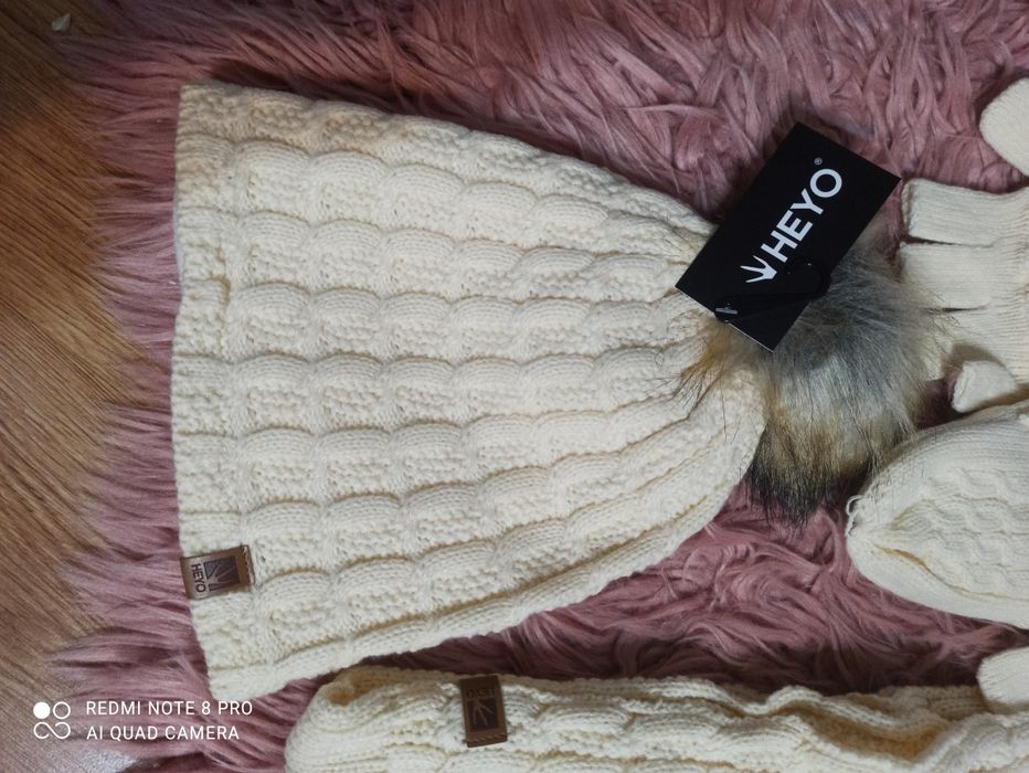 Komplet czapka +komin+rękawiczki nowe