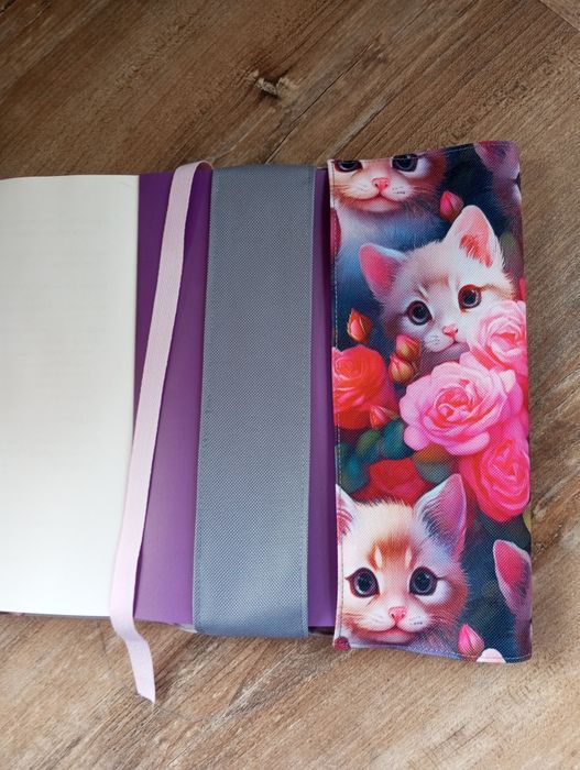 Otulacz na książki. Etui. Okładka.