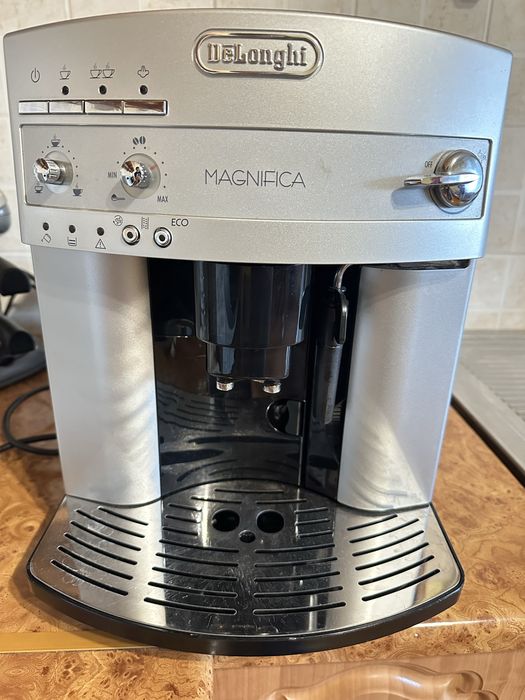 Кавомашина. Delonghi