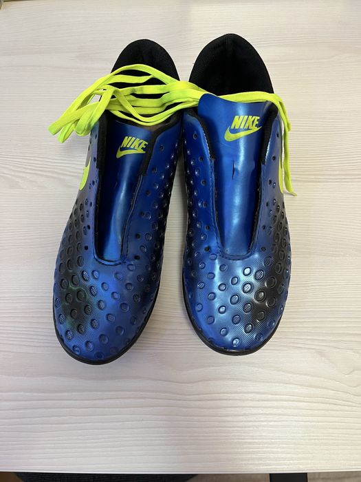 Футзалки NIKE MAGISTA 42 розмір