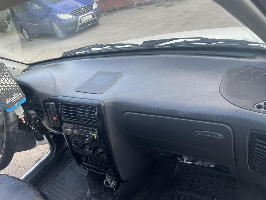Volkswagen polo Universal