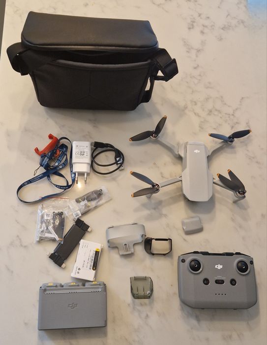 Dron DJI Mini 2 Fly More Combo + Akcesoria (roczny)