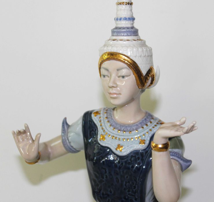Porcelana - Bailarina Tailandesa
